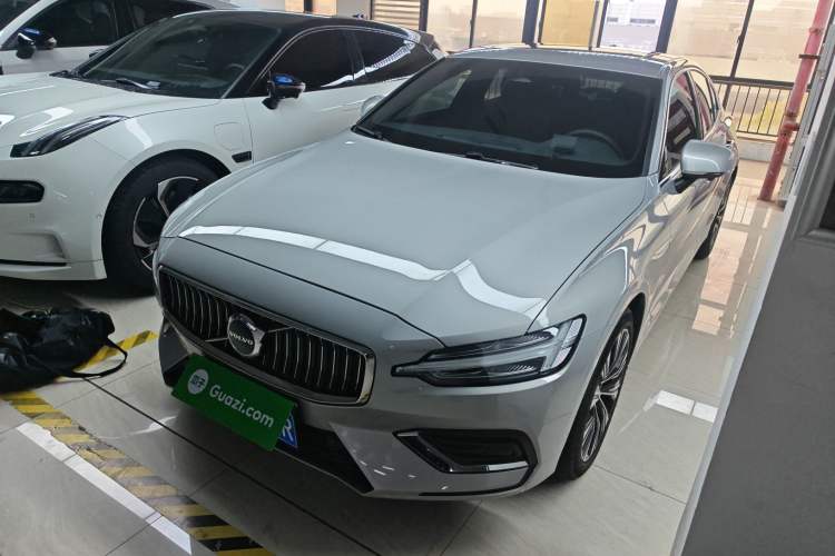 Used Volvo S60 2025 B4 Zhiyuan Luxury Edition