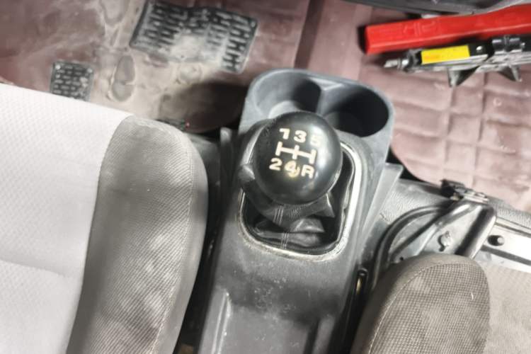 Used CHANGAN KAICHENG Ruixing M60 2019 1.5L Business Version China VI 6-Seater DAM15KR Gear Lever