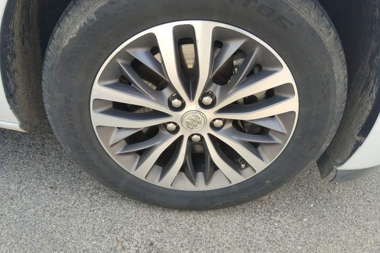 Used Buick GL8 2018 ES 28T Flagship Model China VI Standard