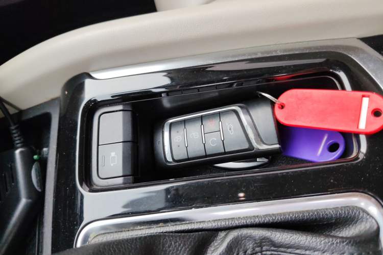 Used GAC Trumpchi GS8 2017 320T Two-Wheel Drive Luxury Smart Connectivity Version (7 Seats)