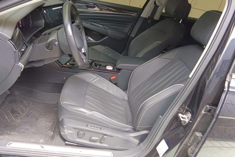 Used Volkswagen Passat 2022 330TSI Luxury Edition Left Front Seat