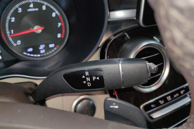 Used Mercedes-Benz C-Class 2015 C 200 L
