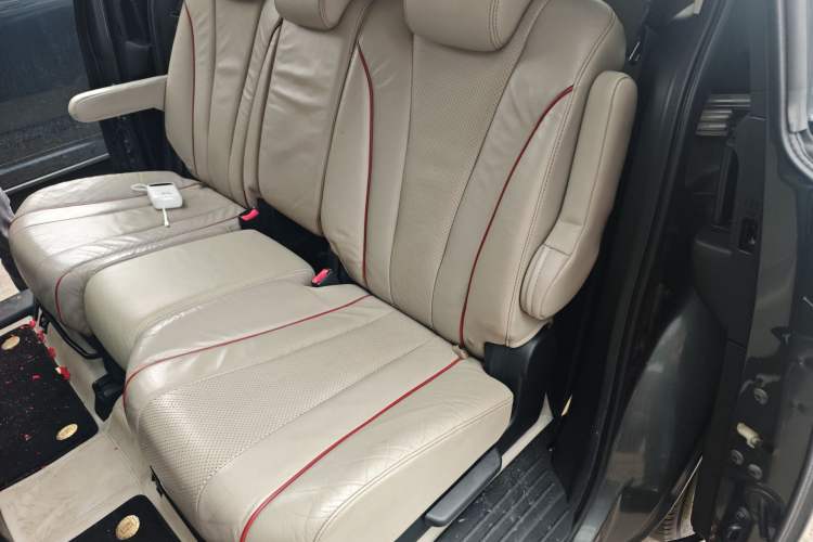 Used Mazda 5 2011 2.0L Automatic Luxury Edition Left Rear Seat