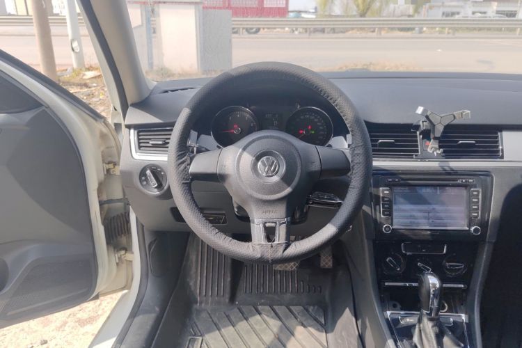 Used Volkswagen Bora 2013 1.6L Automatic Comfort Model Steering Wheel