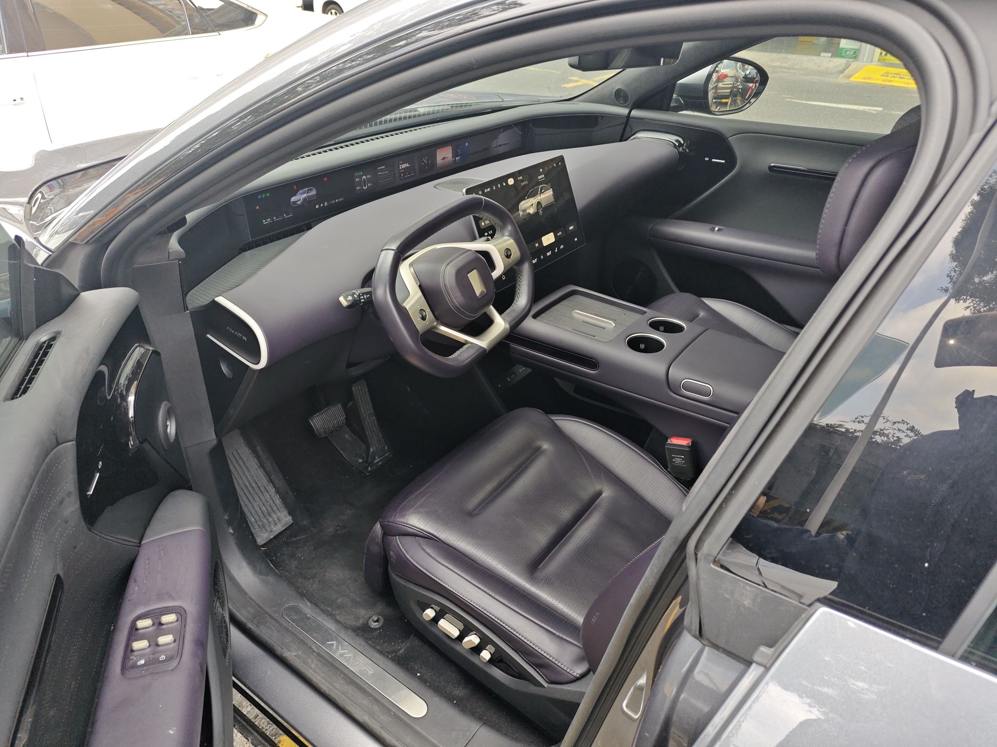 Переднее сиденье в автомобиле