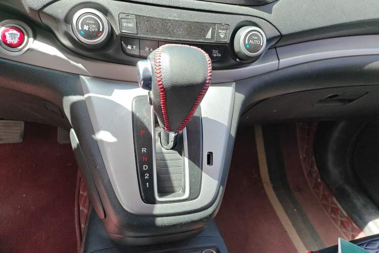 Used Honda CR-V 2013 2.4L four-wheel drive luxury version Gear Lever