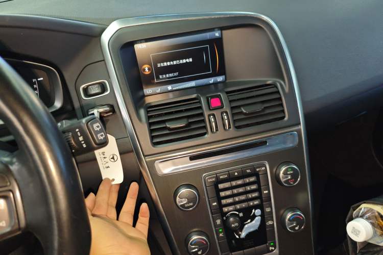 Used Volvo XC60 2014 T5 Zhiyi Edition Audio And AC Panel