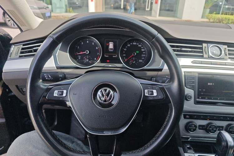 Used Volkswagen Variant 2017 380TSI Two-Wheel Drive Comfort Edition