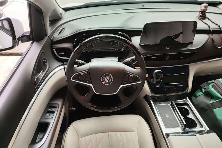 Used Buick GL8 2021 Land Cruiser Executive 652T Premium Model Steering Wheel