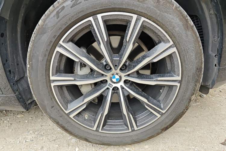 Used BMW X5  Right Front Wheel Hub