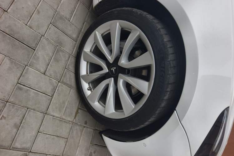 Used Tesla Model 3 2019 Long-Range Rear-Wheel-Drive Version