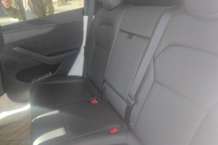 Used Tesla Model Y 2025 Long-Range All-Wheel Drive First Edition