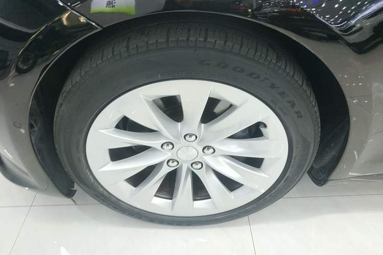 Used Tesla Model S 2017 S 75D Standard Range Edition
