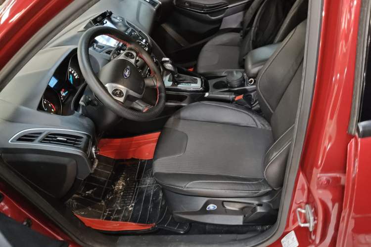 Used Ford Focus 2012 Hatchback 1.6L Automatic Fashion Edition
