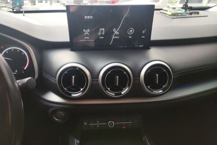 Used Wey VV6 2018 2.0T Two-Wheel-Drive Ultra-Luxury Version China V Standard
