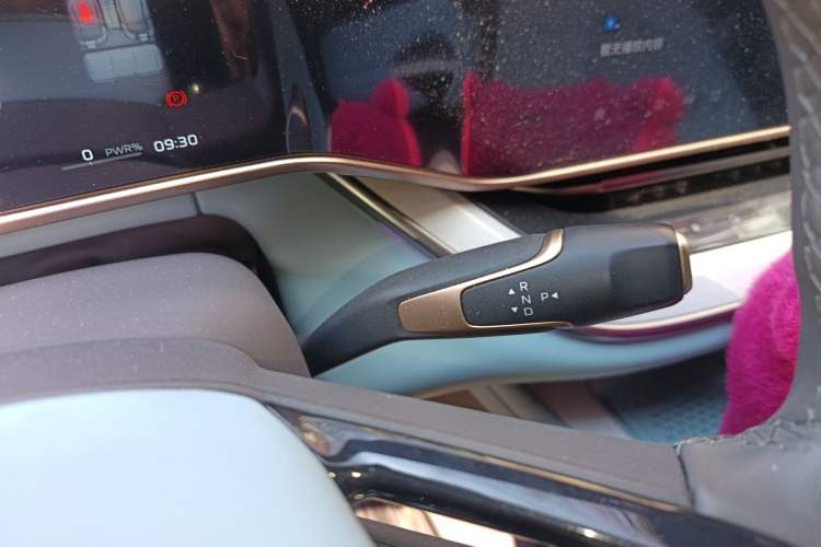 Used Hongqi Tiangong 08 2025 730 Max Rear-Drive Version Gear Lever