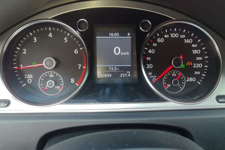 Used Volkswagen FAW-Volkswagen CC 2012 2.0 TSI Ultimate Edition Odometer Close Up