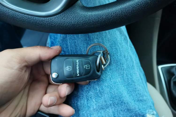 Used Hyundai Verna (older generation) 2014 1.4L Manual Smart GLS Trim Vehicle Key