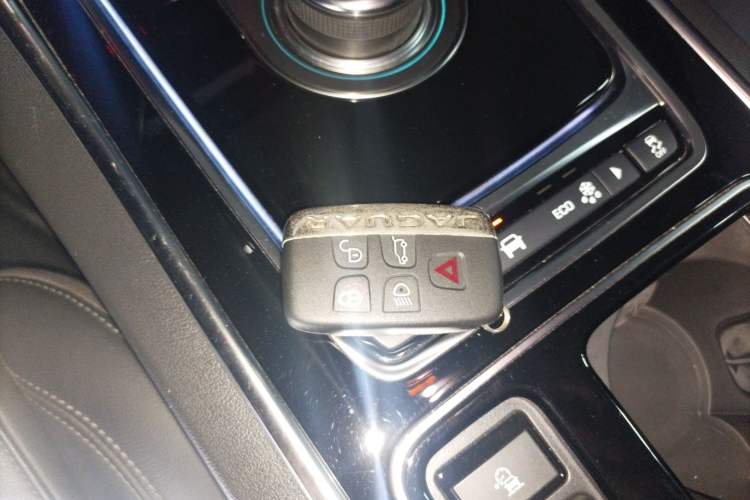 Used Jaguar XFL 2020 XFL 2.0T P200 Two-Wheel-Drive Rally Flag Edition