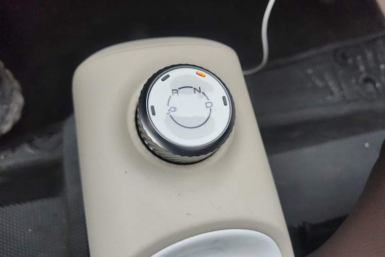 Used Wuling Hongguang MINIEV 2024 3rd Generation 215km Youth Edition Gear Lever