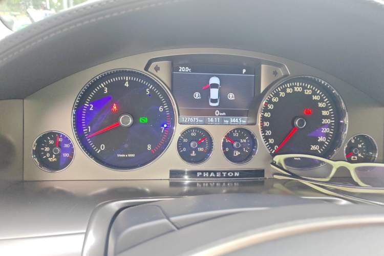 Used Volkswagen Phaeton 2012 3.6L Deluxe Custom Edition
