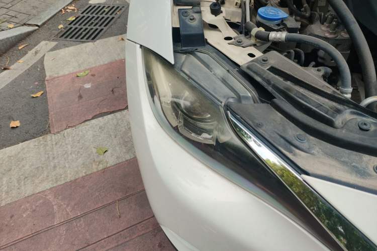 Used Mazda CX-4 2018 2.0L Automatic Two-Wheel Drive Blue Sky Premium Upgrade Version China VI Standard Right Front Headlight