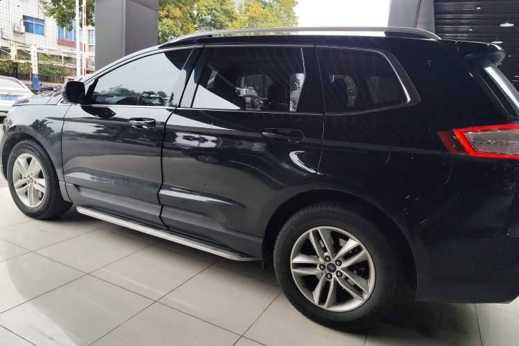 Used Ford Edge 2018 Facelifted EcoBoost 245 Two-Wheel-Drive Platinum Edition 5 Seats China V Emission Standard
