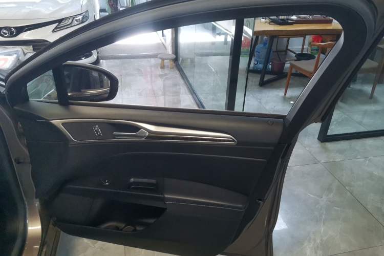 Used Ford Mondeo 2017 EcoBoost 200 Stylish Model