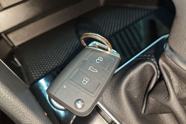 Used Volkswagen Lamando 2019 280TSI DSG Comfort Edition China VI standard Interior 1