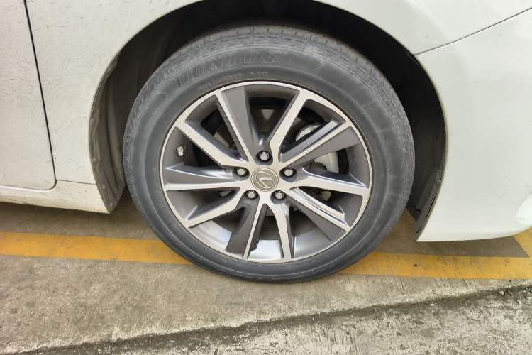 Used Lexus ES 2017 300h Mark Levinson Comfort Edition