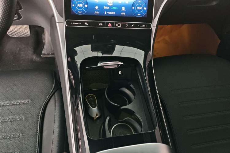 Used Mercedes-Benz GLC 2023 GLC 260 L 4MATIC Luxury 7-Seater
