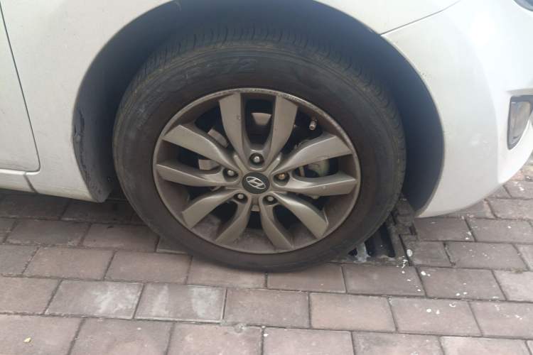 Used Hyundai Elantra (5th Generation / Langdong) 2015 1.6L Automatic Fashion Model