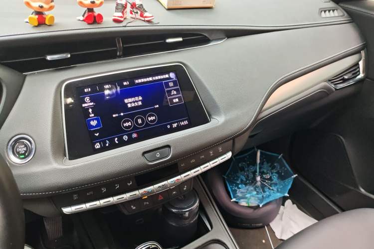 Used Cadillac XT4 2022 28T Two-Wheel-Drive Luxury Version Audio And AC Panel