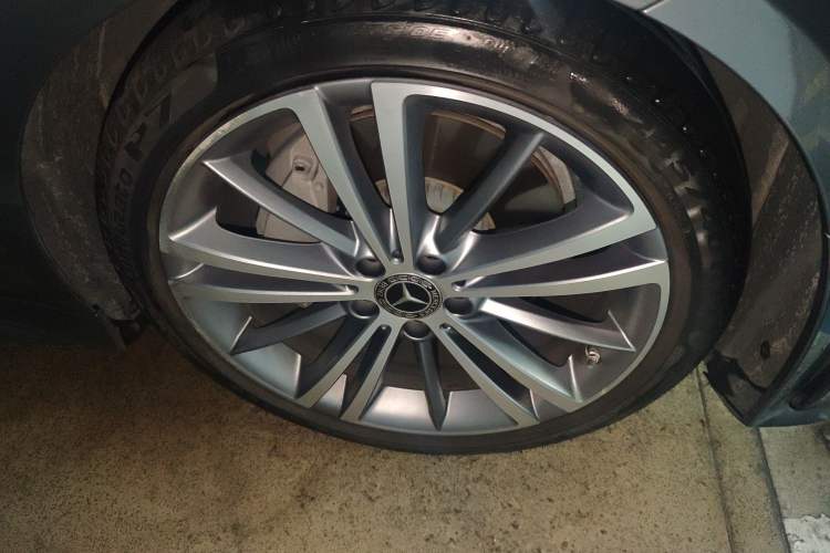 Used Mercedes-Benz CLS 2020 CLS 300 Sport Edition Right Front Wheel Hub