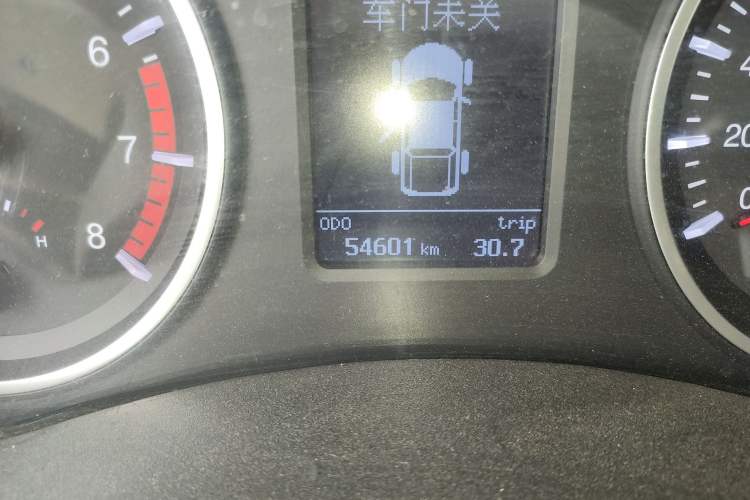 Used Great Wall Wingle 5 2017 2.4L European Version Gasoline Two-Wheel Drive Entry-Level Big Double Cab 4G69S4N