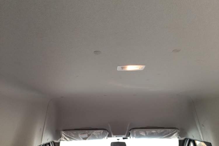 Used JMC Fushun 2022 2.0T Manual Multi-Function Passenger Vehicle Short Wheelbase Mid-Height Roof 6-Seater