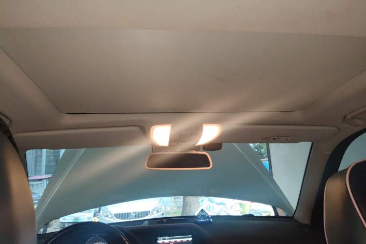 Used Mercedes-Benz GLK-Class 2015 GLK 300 4MATIC Fashion Edition Ultimate Version
