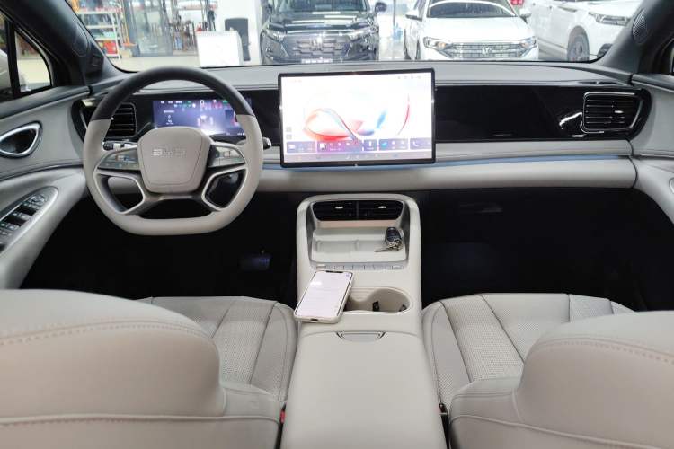 Used BYD Sealion 06 New Energy 2025 Model EV 605 Navigation Pro Edition Center Console
