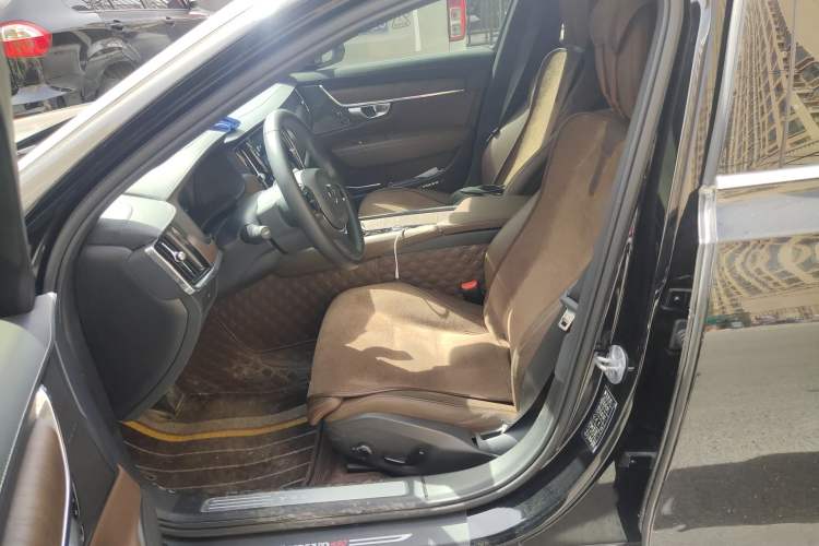 Used Volvo S90 2024 B5 Zhiyuan Luxury Edition