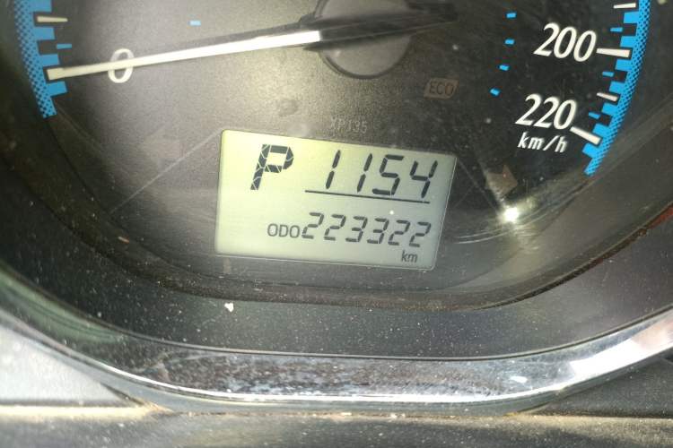 Used Toyota YARiS L Zhi Xiang 2017 1.5E CVT Dynamic Edition Odometer Close Up