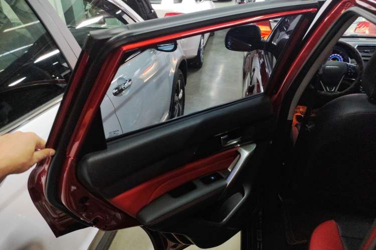 Used Haval H2 2018 Blue-Label 1.5T Dual-Clutch Two-Wheel-Drive Luxury Model