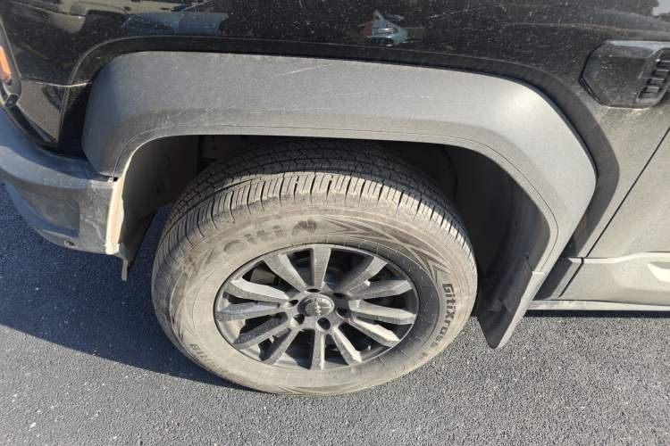 Used Formula Leopard Leopard 5 2023 Navigator Edition
