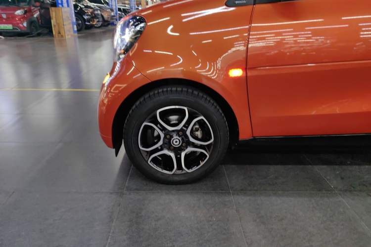 Used smart fortwo 2019 0.9T 66kW Hardtop Wind Power Edition China VI Exterior 7