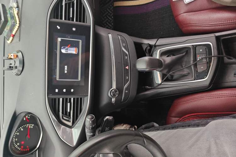 Used Peugeot 308S 2015 1.2T Automatic Jingchi Edition Audio And AC Panel