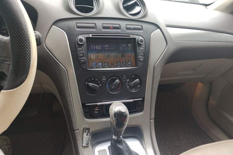 Used Ford Mondeo 2013 2.3L Fashion Edition Audio And AC Panel
