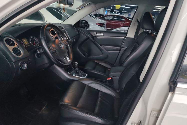 Used Volkswagen Tiguan L 2013 1.8TSI Automatic Two-Wheel Drive Luxury Model
