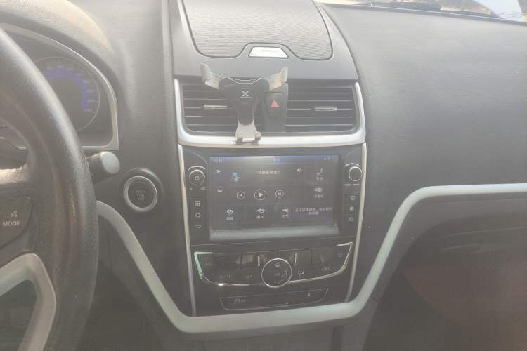 Used Geely Auto Emgrand 2016 Sedan 1.5L Manual Upward Edition Audio And AC Panel