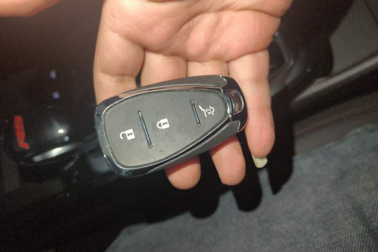 Used Chevrolet Seeker 2022 1.5T CVT RS Bee Wave Edition Vehicle Key