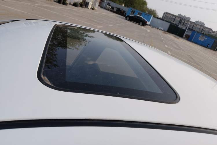 Used Soueast V5 Lingzhi 2015 Plus 1.5L Manual Smart Edition Roof