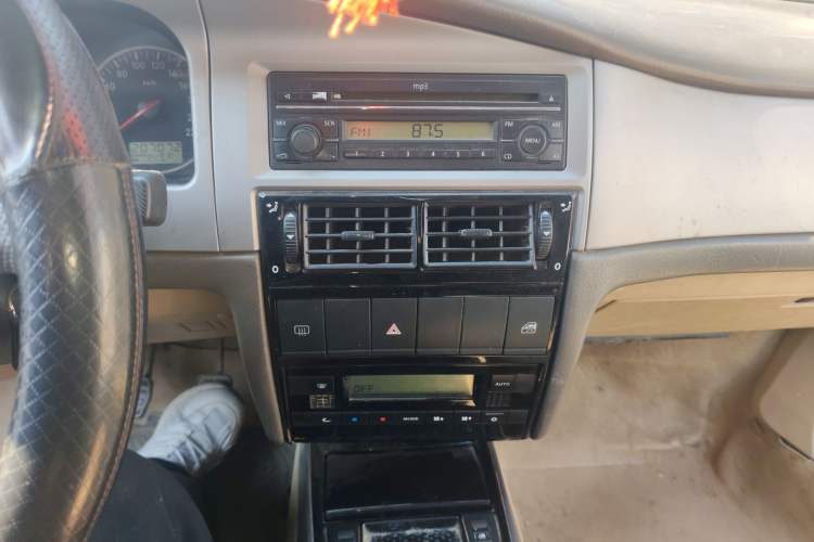 Used Volkswagen Santana Vista 2008 1.8L Manual Sishang Model Audio And AC Panel